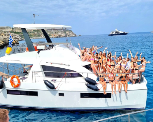 Κρουαζιέρα σε παραλίες της ανατολικής ακτής της Ρόδου με το καταμαράν «Boss» | Κρουαζιέρες | Captains Tours Ρόδος Ελλάδα