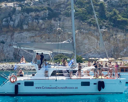 Εξερευνήστε τις παραλίες της ανατολικής ακτής της Ρόδου με το ιστιοπλοϊκό καταμαράν Wind | Cruises | Captains Tours Ρόδος Ελλάδα