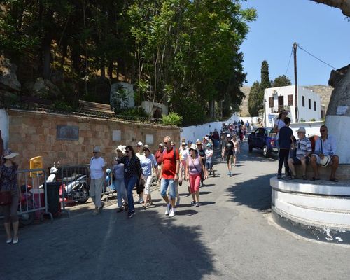 Lindo & 7 Sorgenti  in Pullman | Captains Tours Agenzia di viaggi Rodi, Grecia